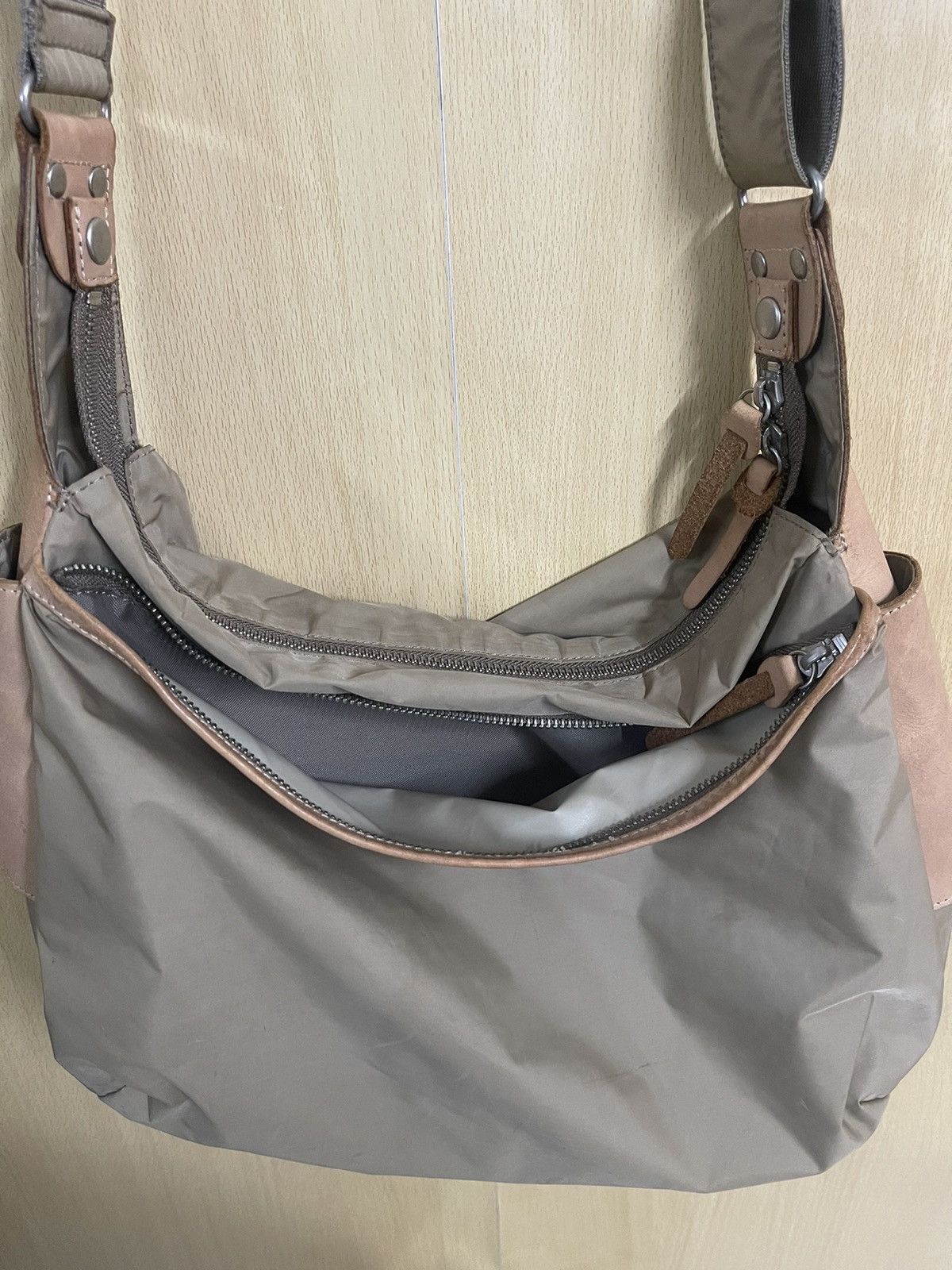 Y's × Yohji Yamamoto Yohji Yamamoto Sling Messenger Bag Nylon with Leather Trim Size ONE SIZE - 14 Thumbnail