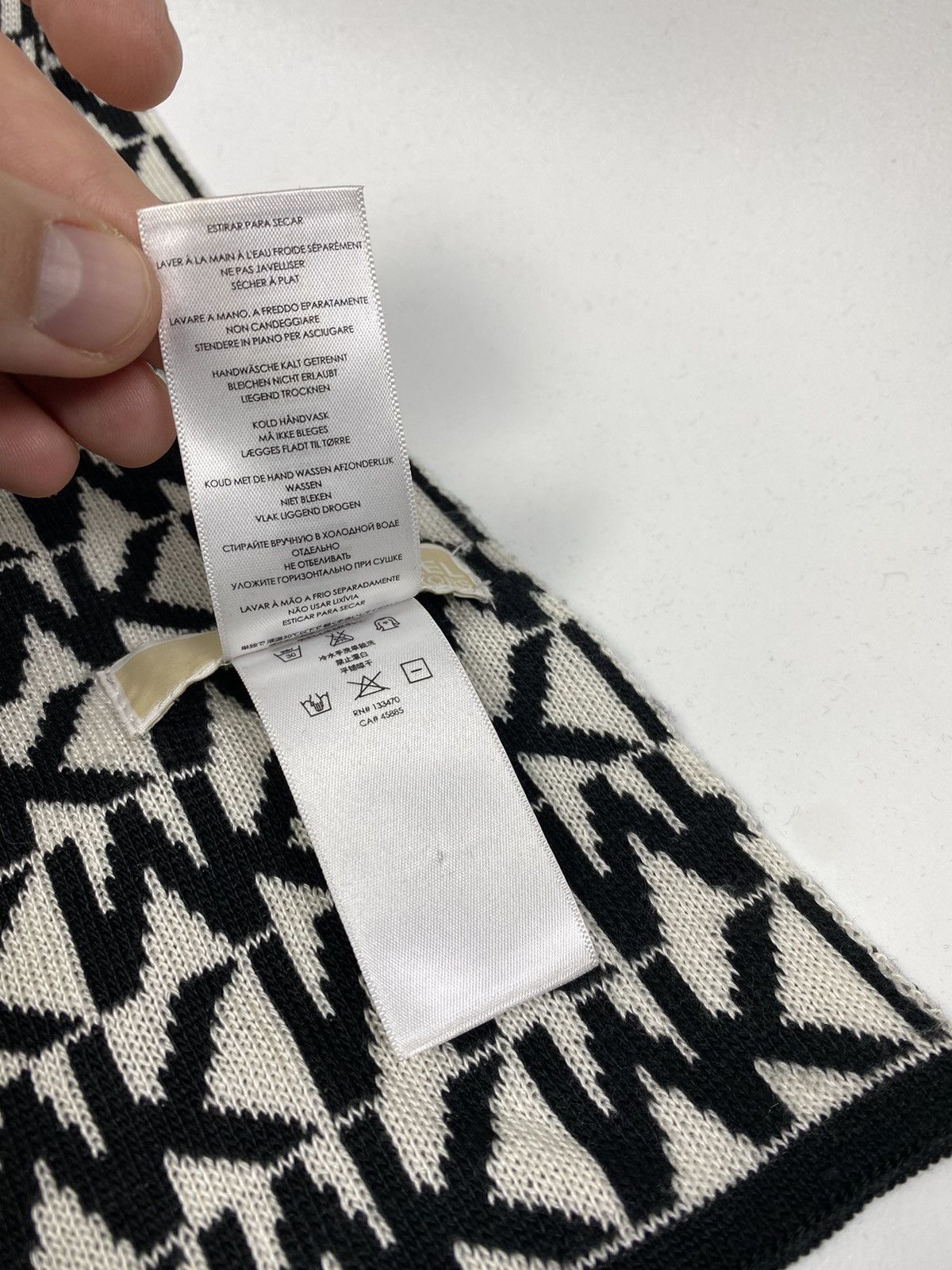 Michael Kors Michael Kors Beanie + Scarf Set Monogram Size ONE SIZE - 4 Thumbnail