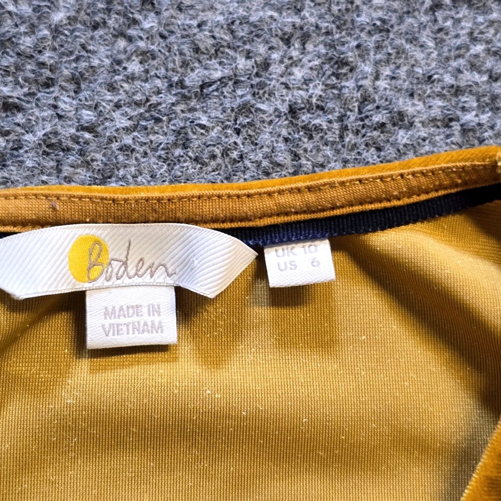 Boden Boden Top Blouse Womens 6 Yellow Mustard Velour Faux Wrap Long Sleeve Classic Holiday Size M / US 6-8 / IT 42-44 - 3 Thumbnail