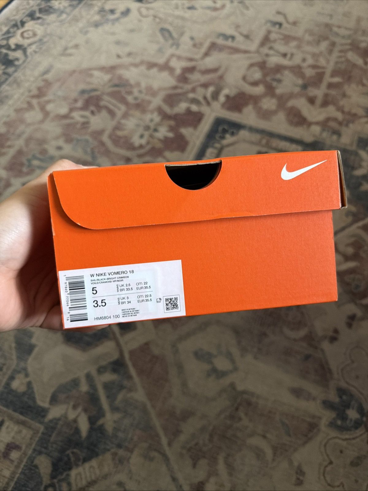 Nike Nike Vomero 18 Size US 5 / IT 35 - 7 Thumbnail