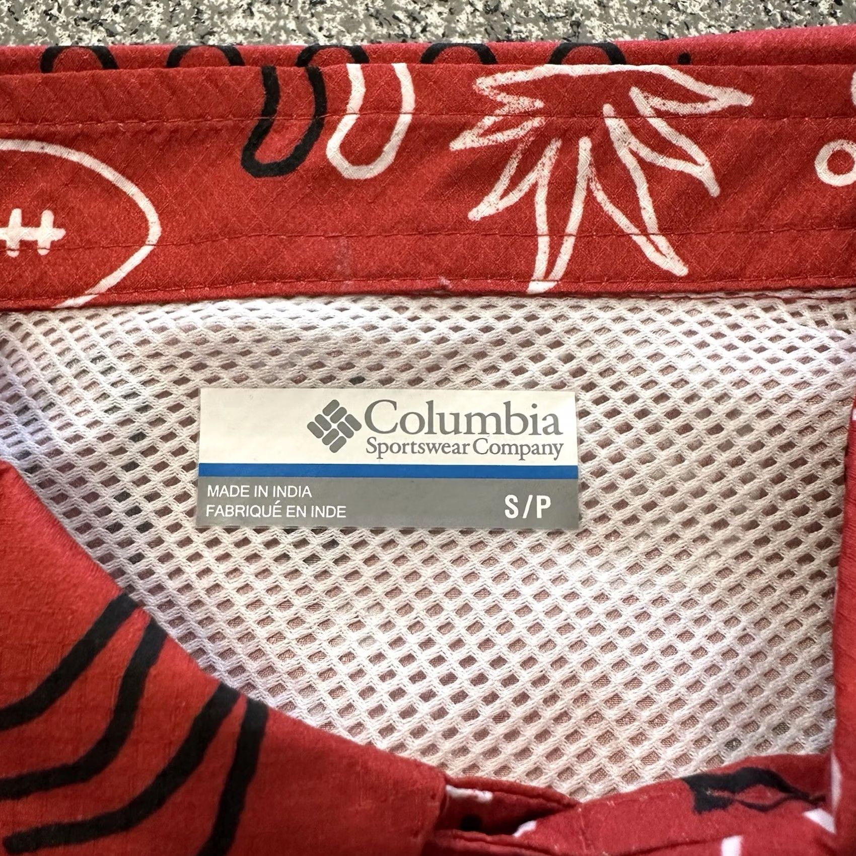 Vintage Columbia PFG Georgia Bulldogs Button-Up Shirt Mens S Omni Shade Tide Camp Fan Shirt Size US S / EU 44-46 / 1 - 5 Thumbnail