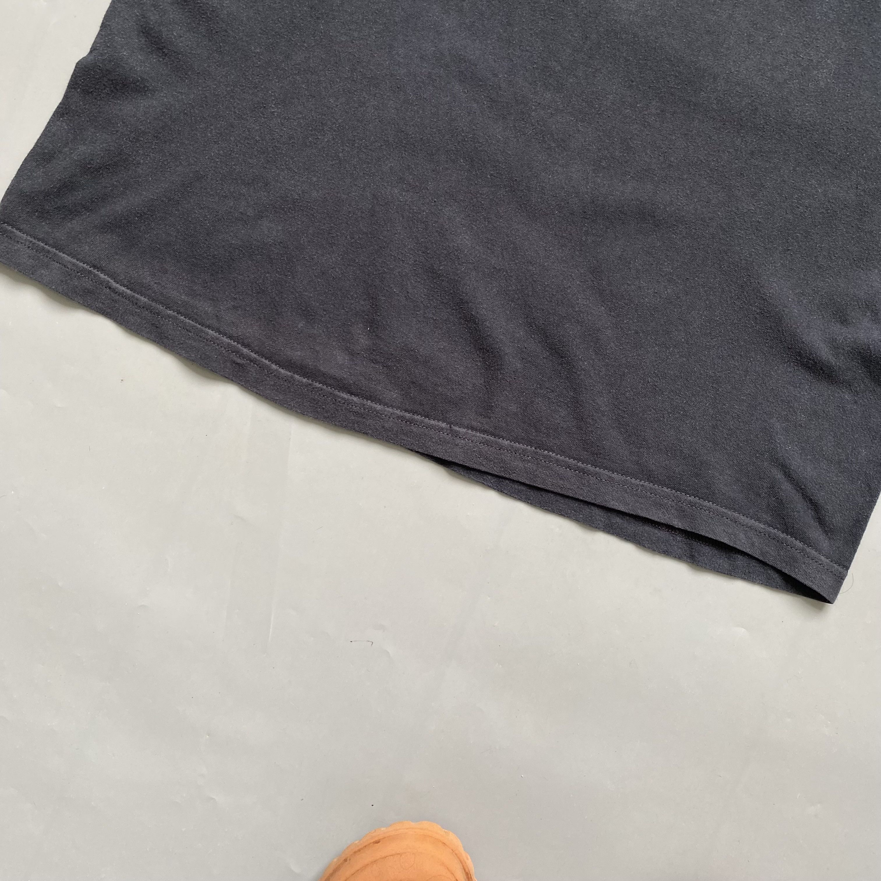 Quiksilver 🏄🏼‍♂️ Vintage 90s Faded QUIKSILVER tee center logo Skater Size US L / EU 52-54 / 3 - 4 Thumbnail
