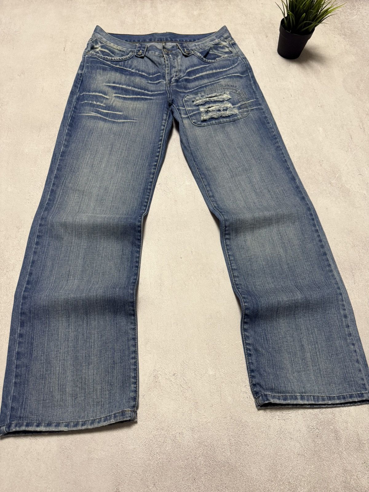 Iceberg × Japanese Brand Vintage Iceberg Jeans Denim Pants Distressed Washed Straight Size US 32 / EU 48 - 2 Thumbnail