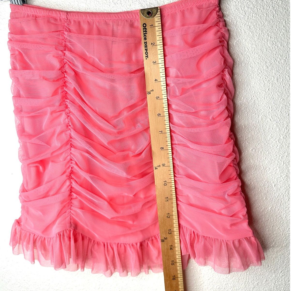 Victoria's Secret NWT Victorias Secret Pink Mesh Pleated Ruched Mini Skirt 6 Size 28" / US 6 / IT 42 - 8 Thumbnail