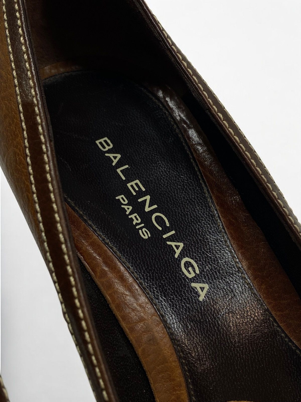 Balenciaga 🔥 BALENCIAGA BROWN TASSLE PUMPS VINTAGE LOAFER STYLE Size US 5 / IT 35 - 10 Thumbnail