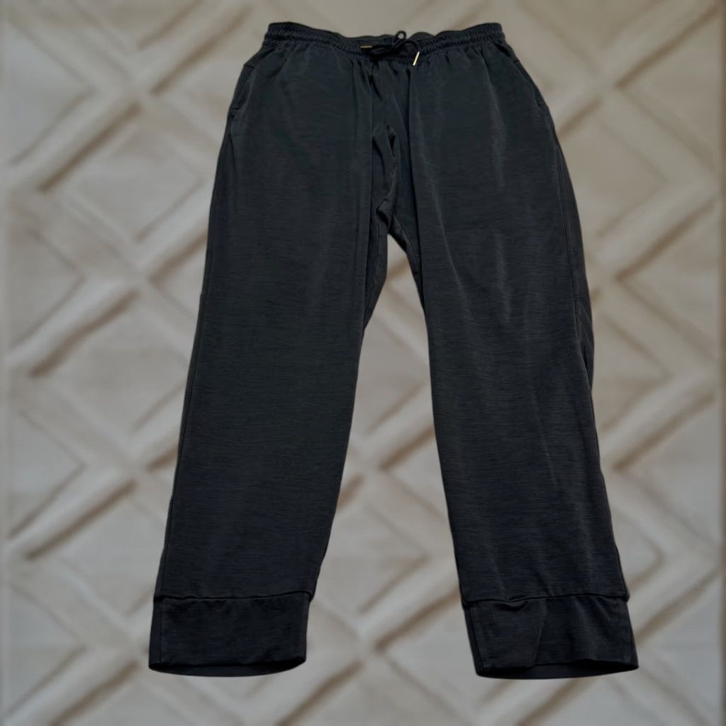 Vintage Zella Pants Women's Regular Black Jogger with Elastic Waist, Tapered Leg, 29in Inseam, Zip Pocket, Activewear Size 32" / US 10 / IT 46 - 1 Thumbnail
