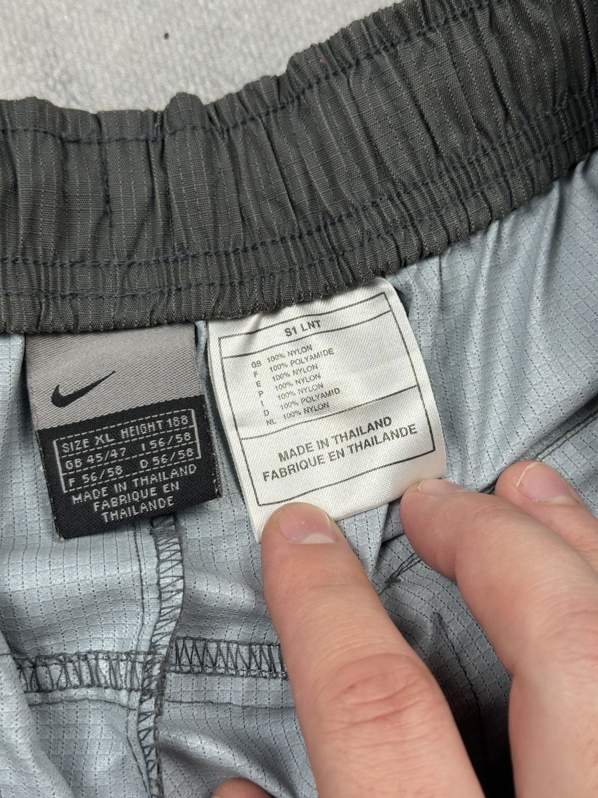 Nike Vintage Nike Ripstop Nylon Shorts TN Gray Red Swoosh 90s Y2K Size US 34 / EU 50 - 7 Thumbnail