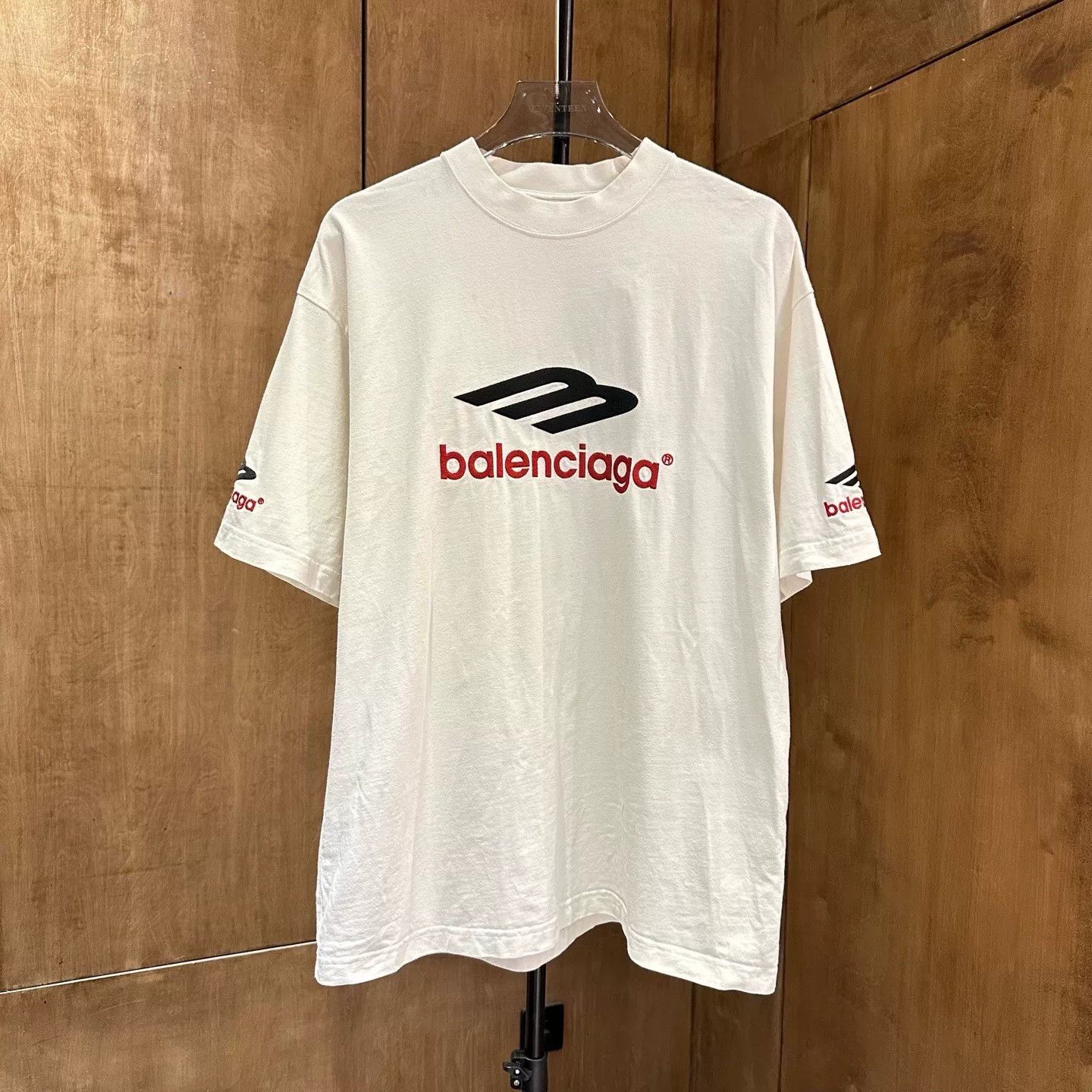 Balenciaga Balenciaga Retro Embroidered White T-Shirt S Men Size US S / EU 44-46 / 1 - 1 Thumbnail