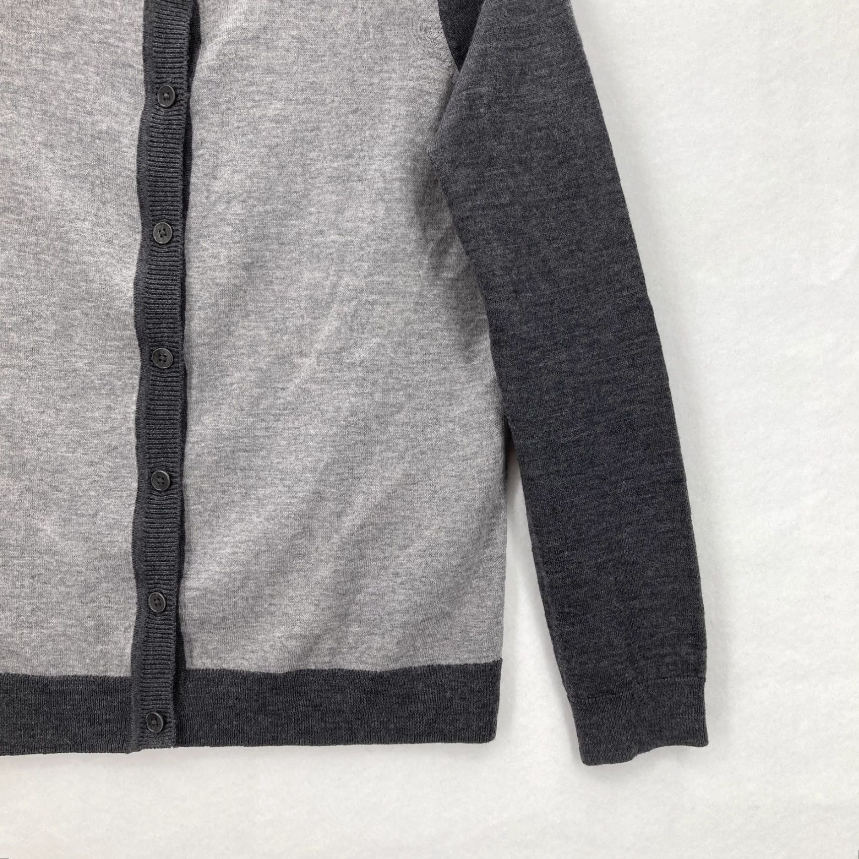 Talbots Talbots Cardigan Sweater Womens Medium Petite Gray Colorblock Merino Wool Button Size M / US 6-8 / IT 42-44 - 3 Thumbnail