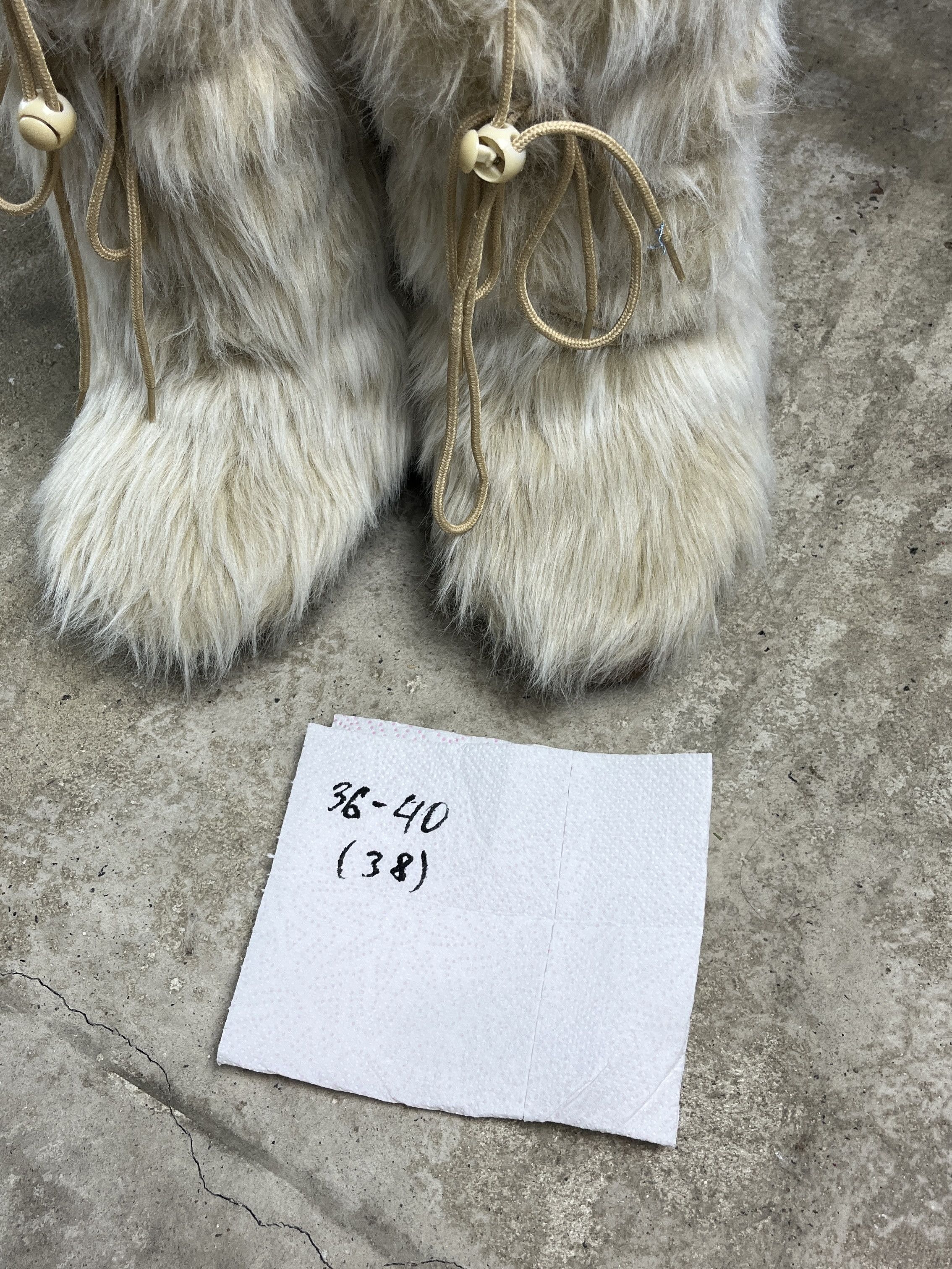 Vintage 2000s FAUX FUR FLUFFY APRES-SKI MOON BOOTS CREAM - № 5100 Size US 6 / EU 39 - 12 Thumbnail