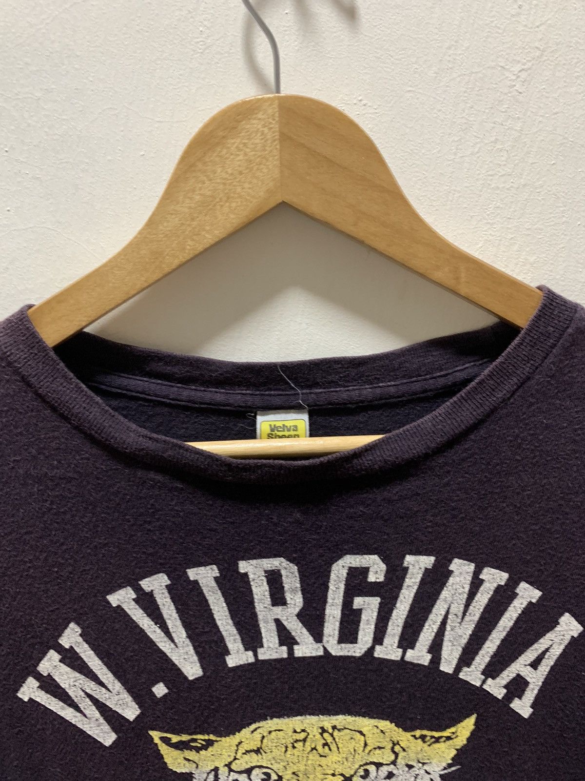 Velva Sheen Vintage W.Virginia Tigers Small Tshirt Size US S / EU 44-46 / 1 - 7 Thumbnail
