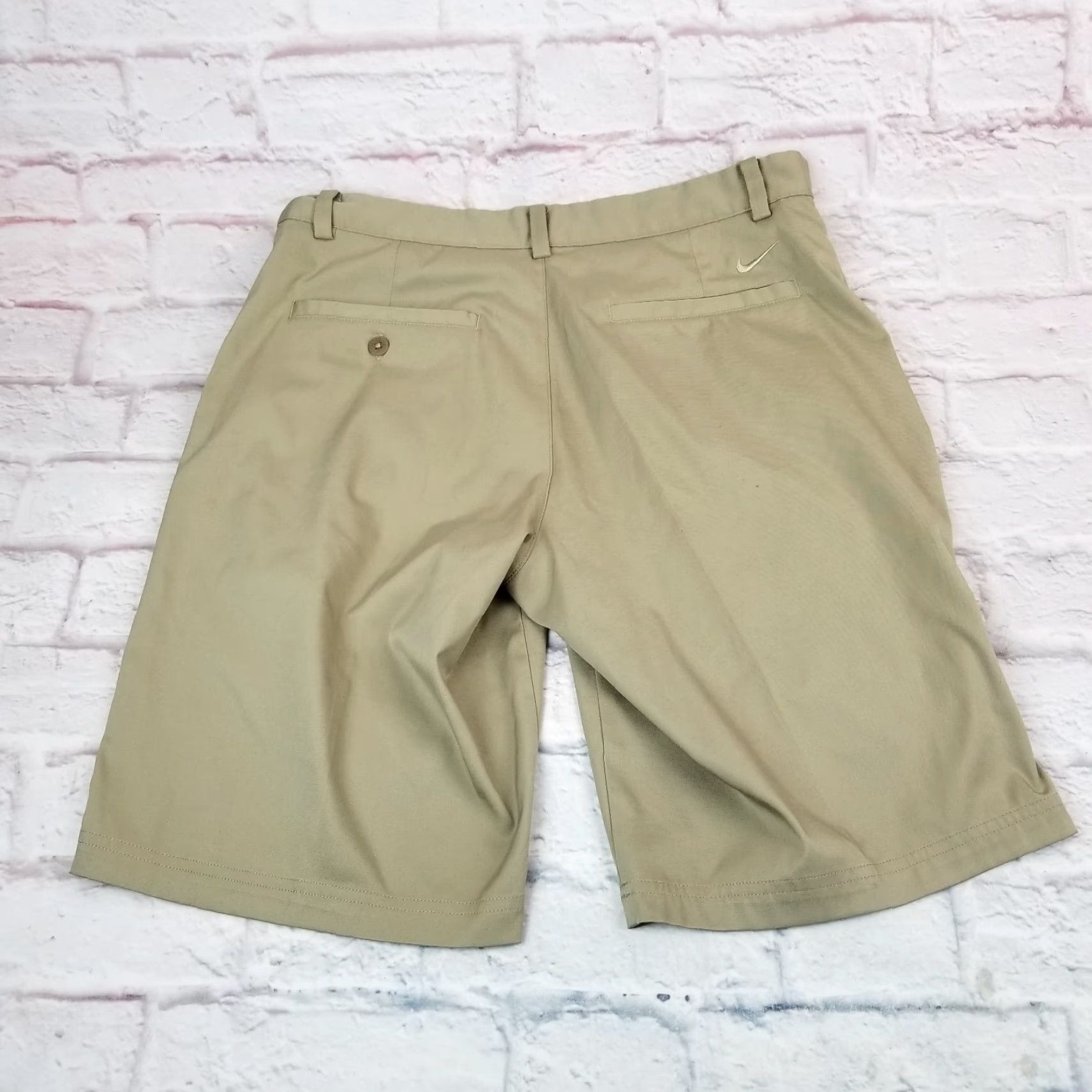 Nike Nike Golf Shorts Mens 32 Dri-Fit Khaki Tan Lightweight Stretch Chino Pocketed Regular Fit Beiges (36) Size US 36 / EU 52 - 5 Thumbnail