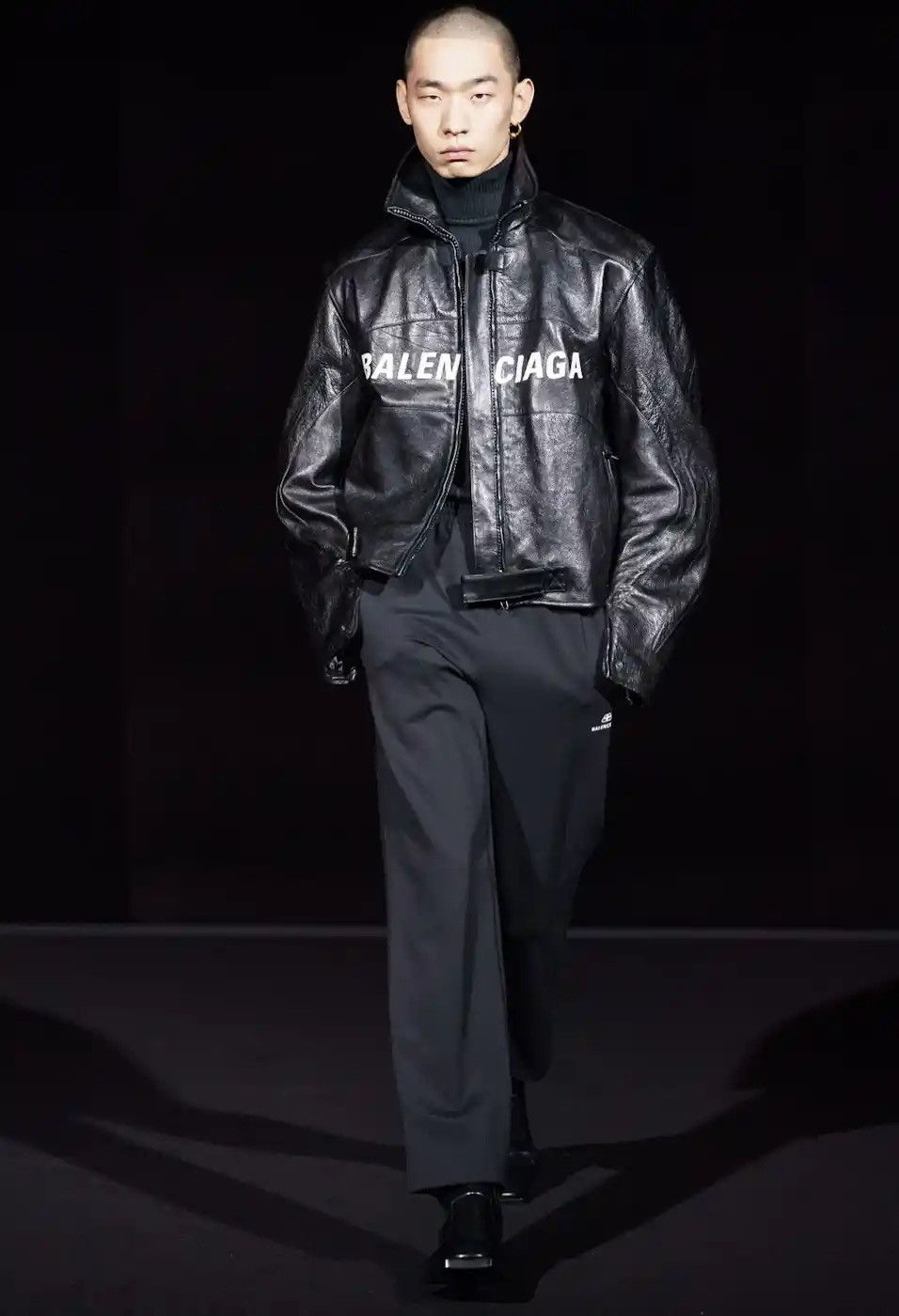 Balenciaga Balenciaga Oversized logo-appliqué leather biker jacket Size US S / EU 44-46 / 1 - 3 Thumbnail