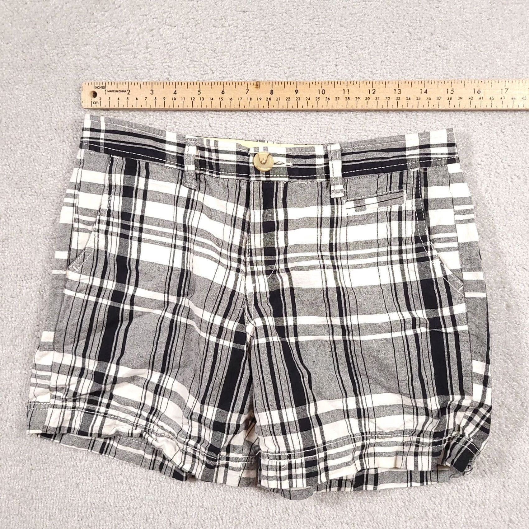 Dockers VINTAGE Dockers Short Women’s 4 Black White Plaid 4.5" Inseam Midrise Chino Linen Blend Easy Care Knit? Size 27" / US 4 / IT 40 - 4 Thumbnail