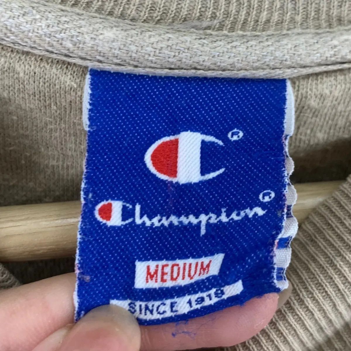 Champion Vintage 90’ CHAMPION USA Embroidered Logo Sweatshirt Sweater Size M / US 6-8 / IT 42-44 - 10 Thumbnail
