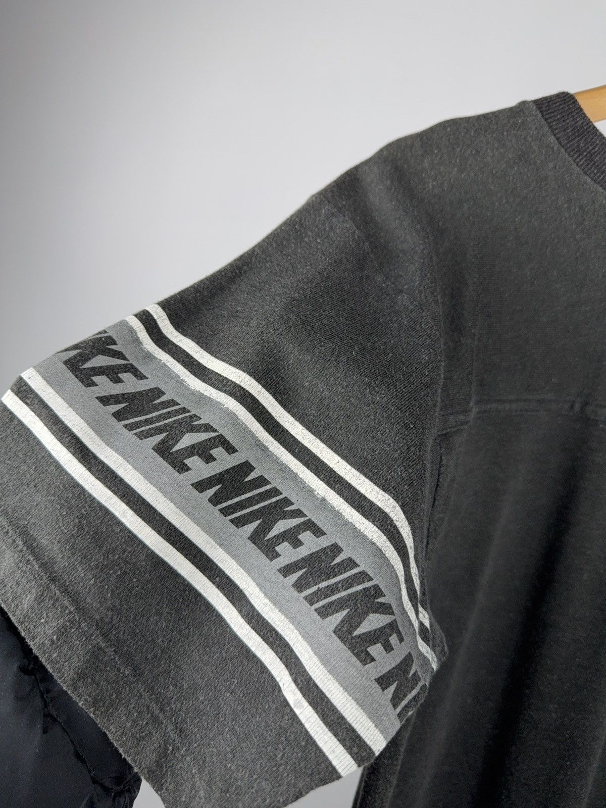 Nike Vntg 90s Nike Sleeve Logo T-Shirt Single Stitch Faded Black Size US M / EU 48-50 / 2 - 15 Thumbnail