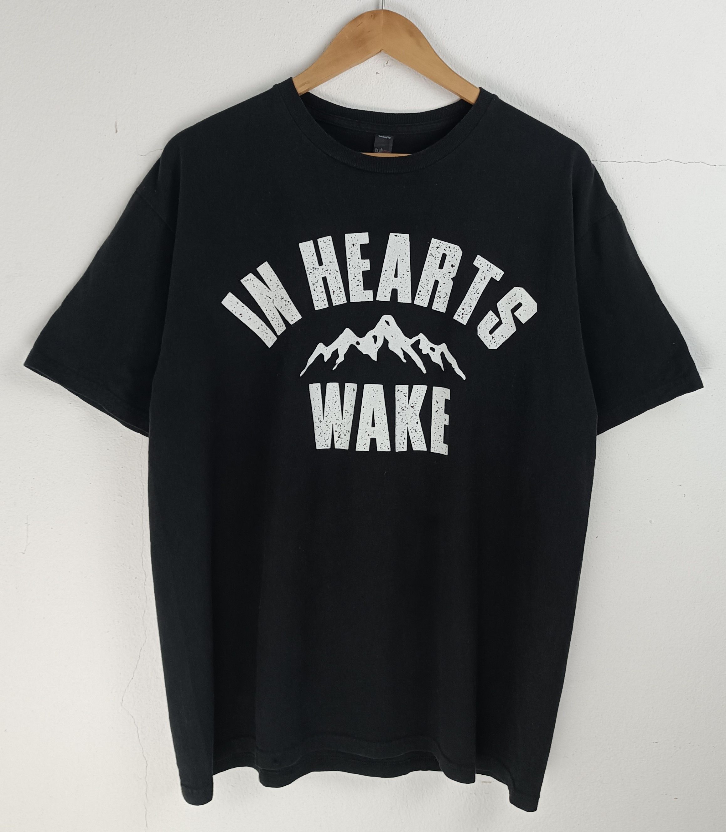 Band Tees VINTAGE IN HEARTS WAKE METALCORE TEE amity northlane parkway Size US L / EU 52-54 / 3 - 3 Thumbnail