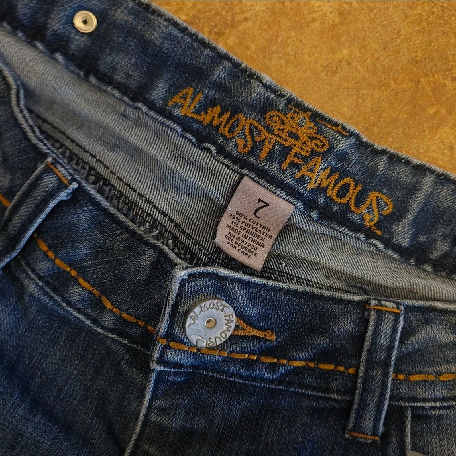 Almost Famous Dark Denim | ALMOST FAMOUS | Cropped Jean Size 27" / US 4 / IT 40 - 3 Thumbnail