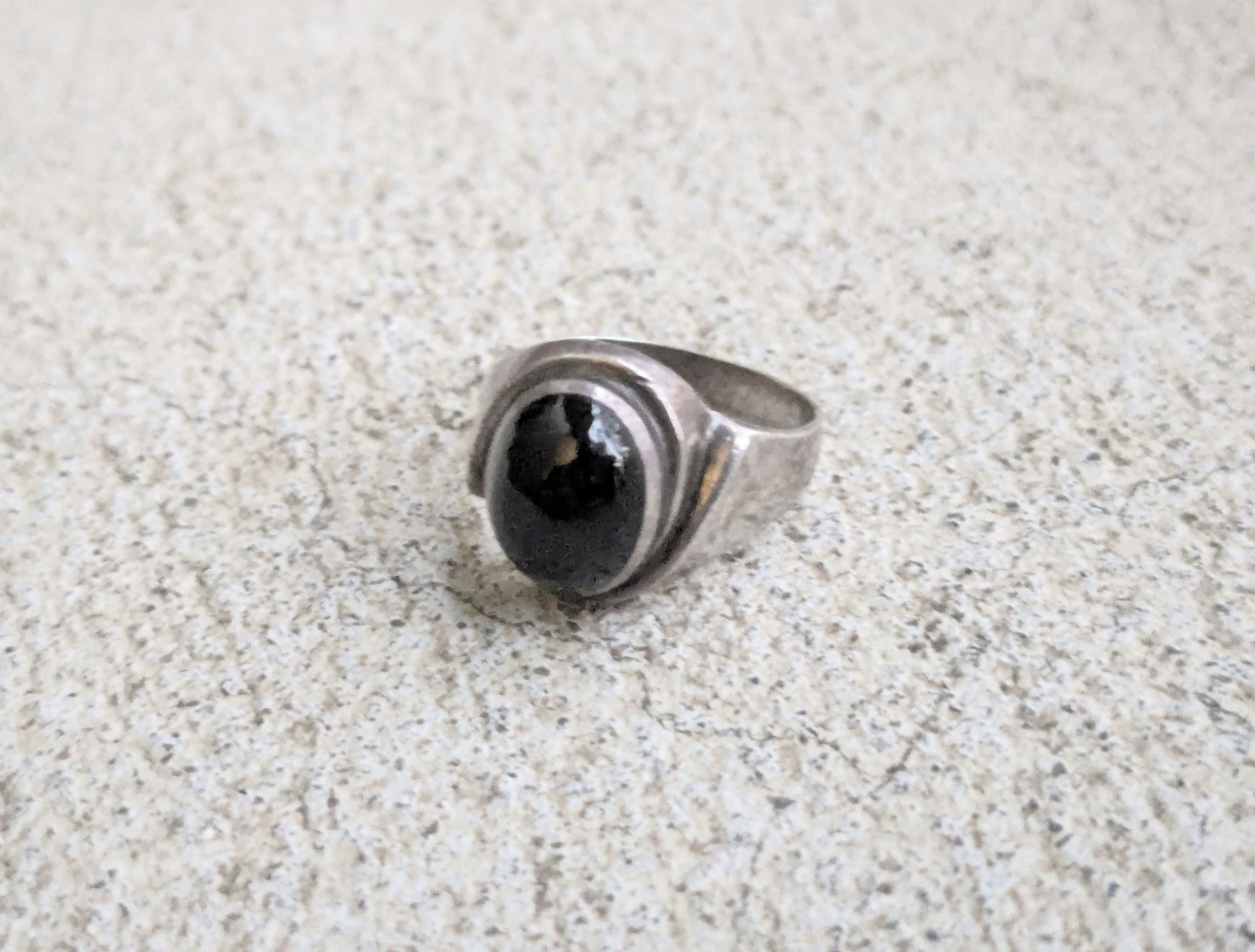 Vintage Vintage Sterling Silver Signet Ring Black Oval 8.25 Size ONE SIZE - 2 Thumbnail