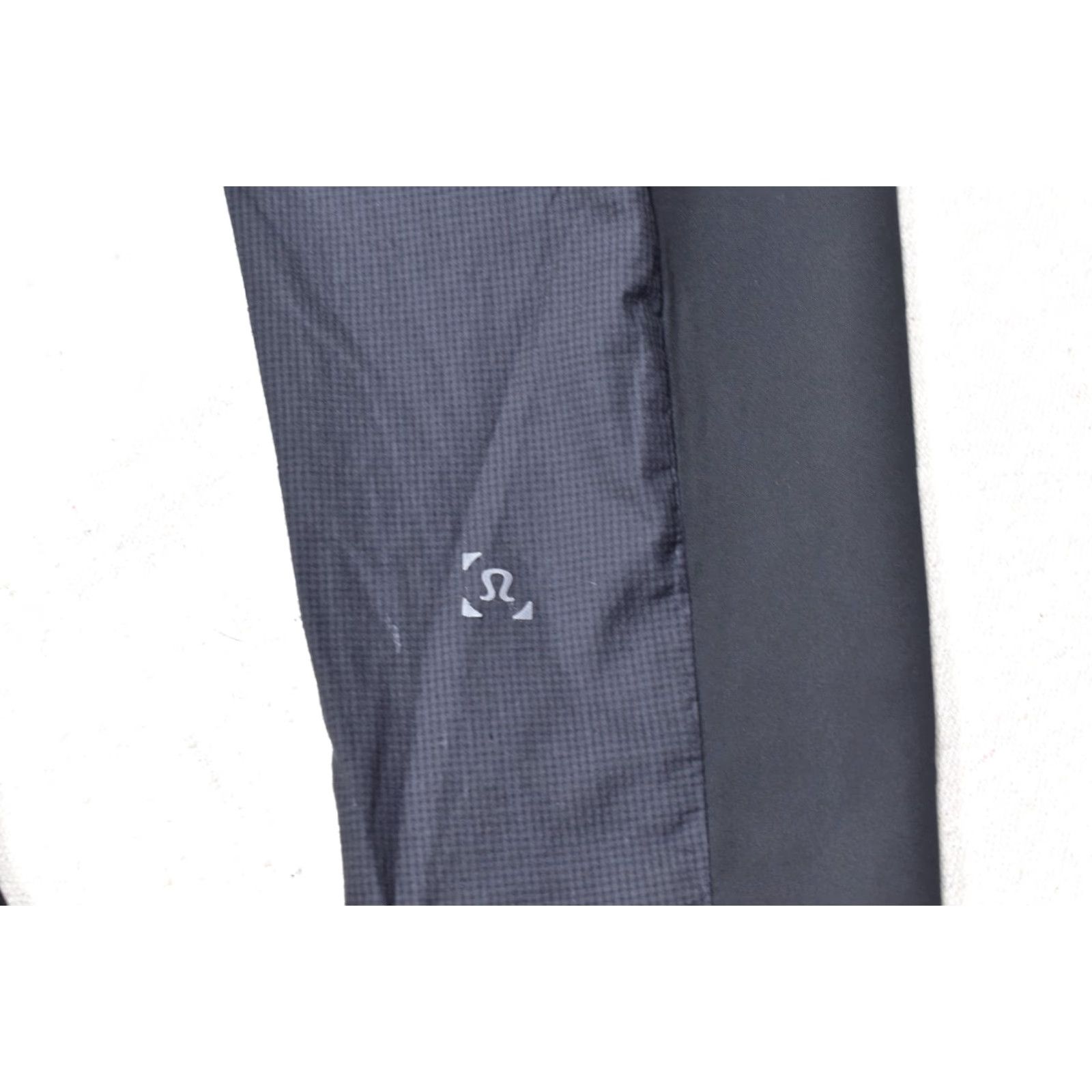 Lululemon Lululemon Jacket Mens Full Zip Hooded Windbreaker Black L Size US L / EU 52-54 / 3 - 7 Thumbnail