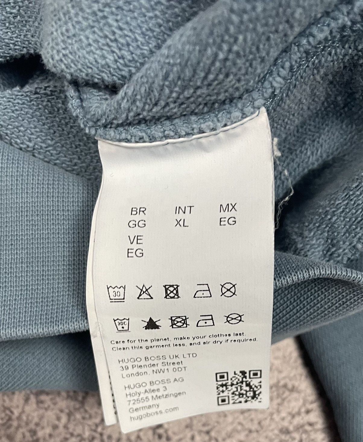 Hugo Boss Hugo Boss Sweatshirt Patch Logo X large Very Good Cond Size US XL / EU 56 / 4 - 5 Thumbnail