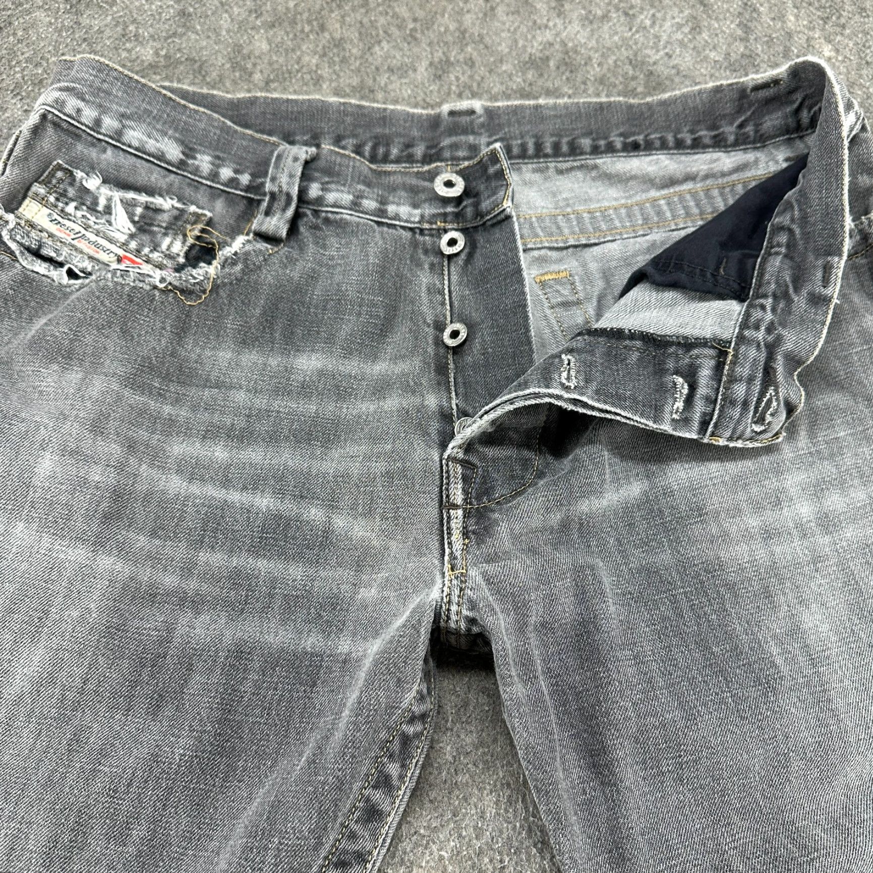 Diesel VINTAGE Diesel Jeans Mens 34x29 Gray Distressed Slim Straight 5-Pocket Denim Cotton Cotton Blend City 90s Bohemian Retro Theme Mens Size US 34 / EU 50 - 2 Thumbnail