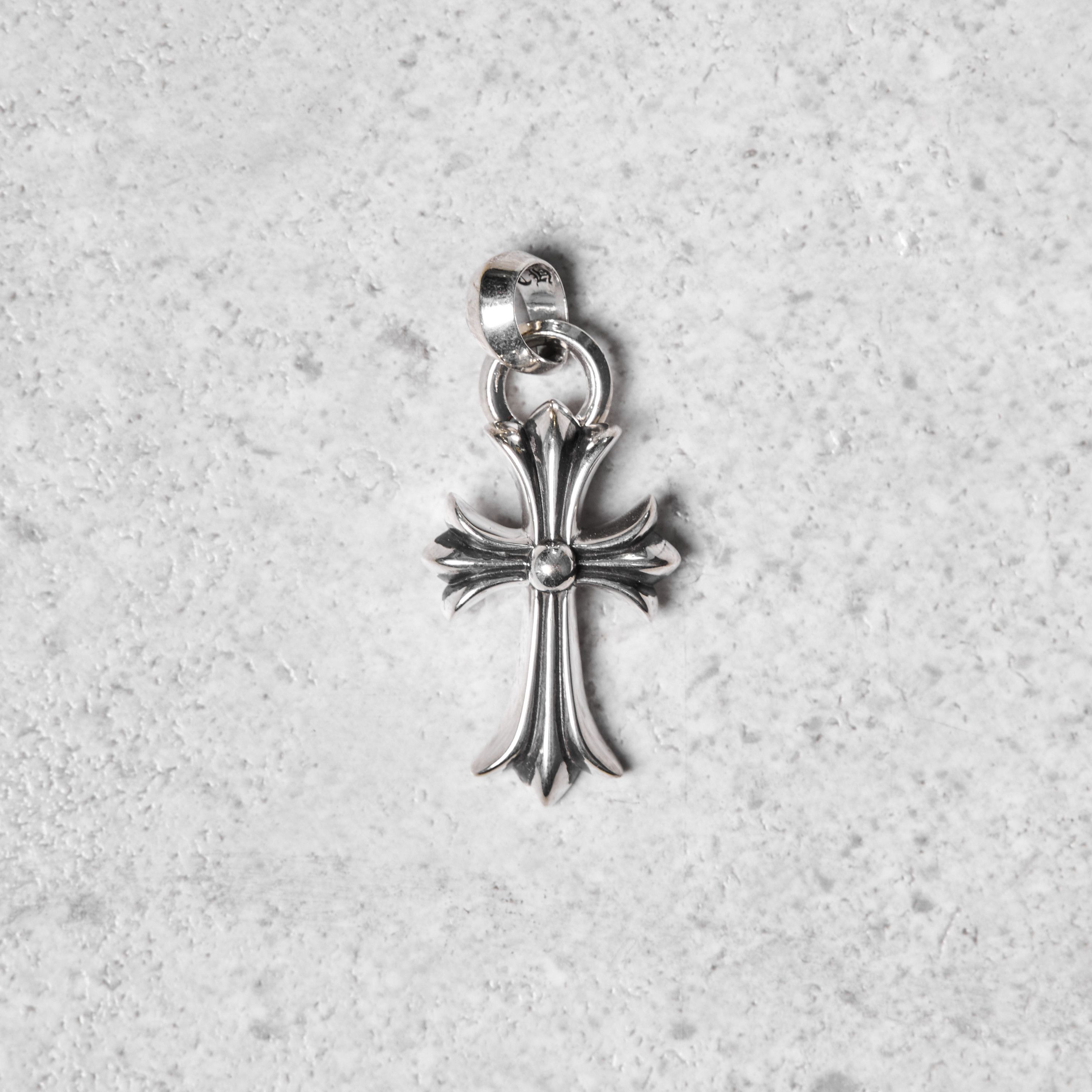 Cross Tiny Silver アクセサリー CH Charm Chrome Hearts