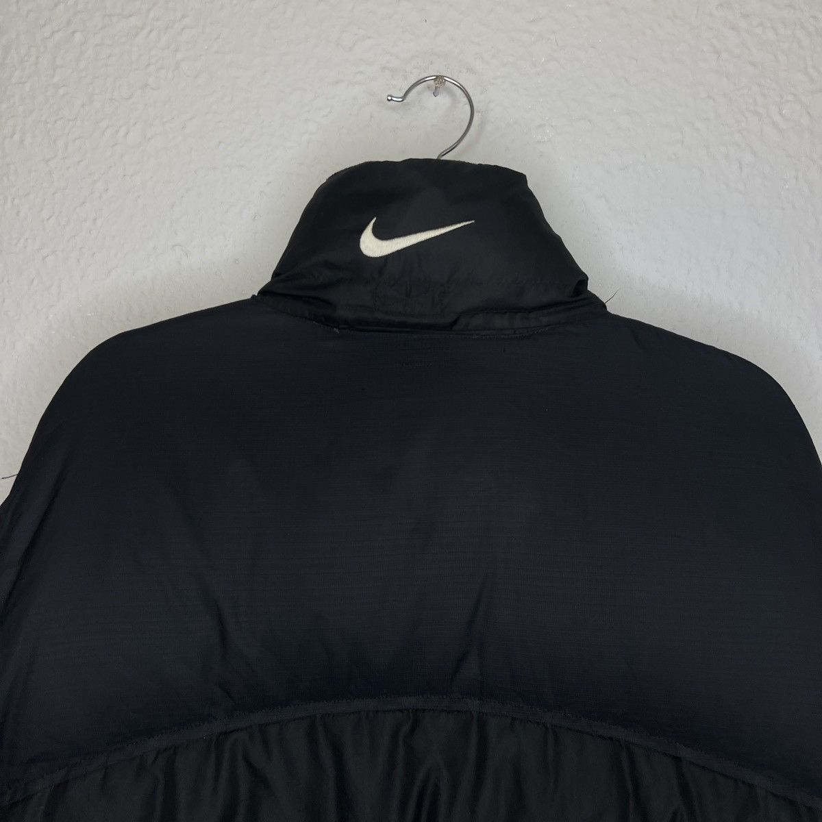 Nike Vintage Nike Puffer Down Jacket Center Swoosh Logo Black Y2K Size US L / EU 52-54 / 3 - 9 Thumbnail