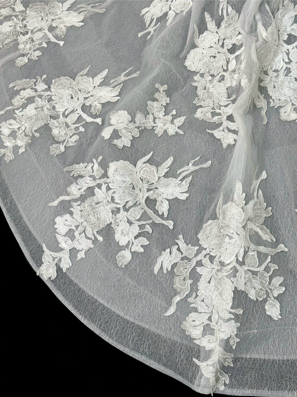 Other US 8 Anna Augusta Embroidery lace Custom Bridal Gown Size M / US 6-8 / IT 42-44 - 8 Thumbnail