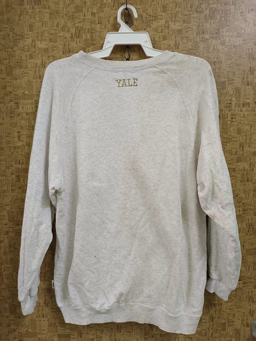 Vintage Vintage 90's Yale University Gold Emboidered Sweatshirt Size US L / EU 52-54 / 3 - 2 Thumbnail