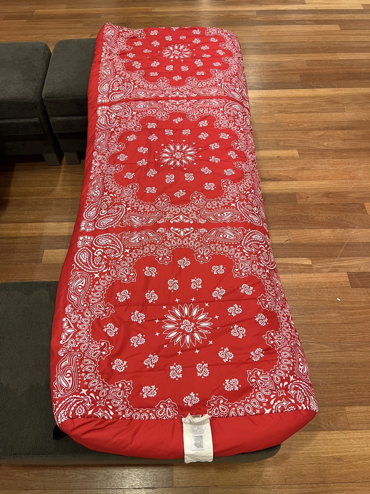 Supreme × The North Face Supreme The North Face Red Bandana Sleeping Bag Paisley Size ONE SIZE - 14 Thumbnail