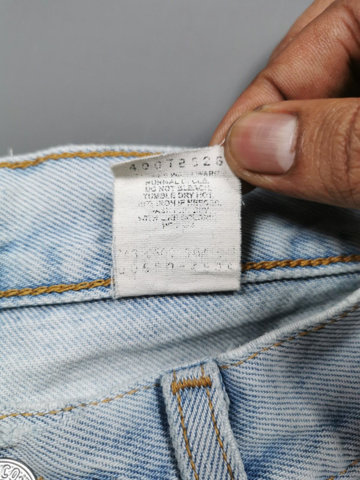 Levi's Vintage 90s Levis 550 Relaxed Fit Jeans Destroyed Grunge Size US 33 - 10 Thumbnail