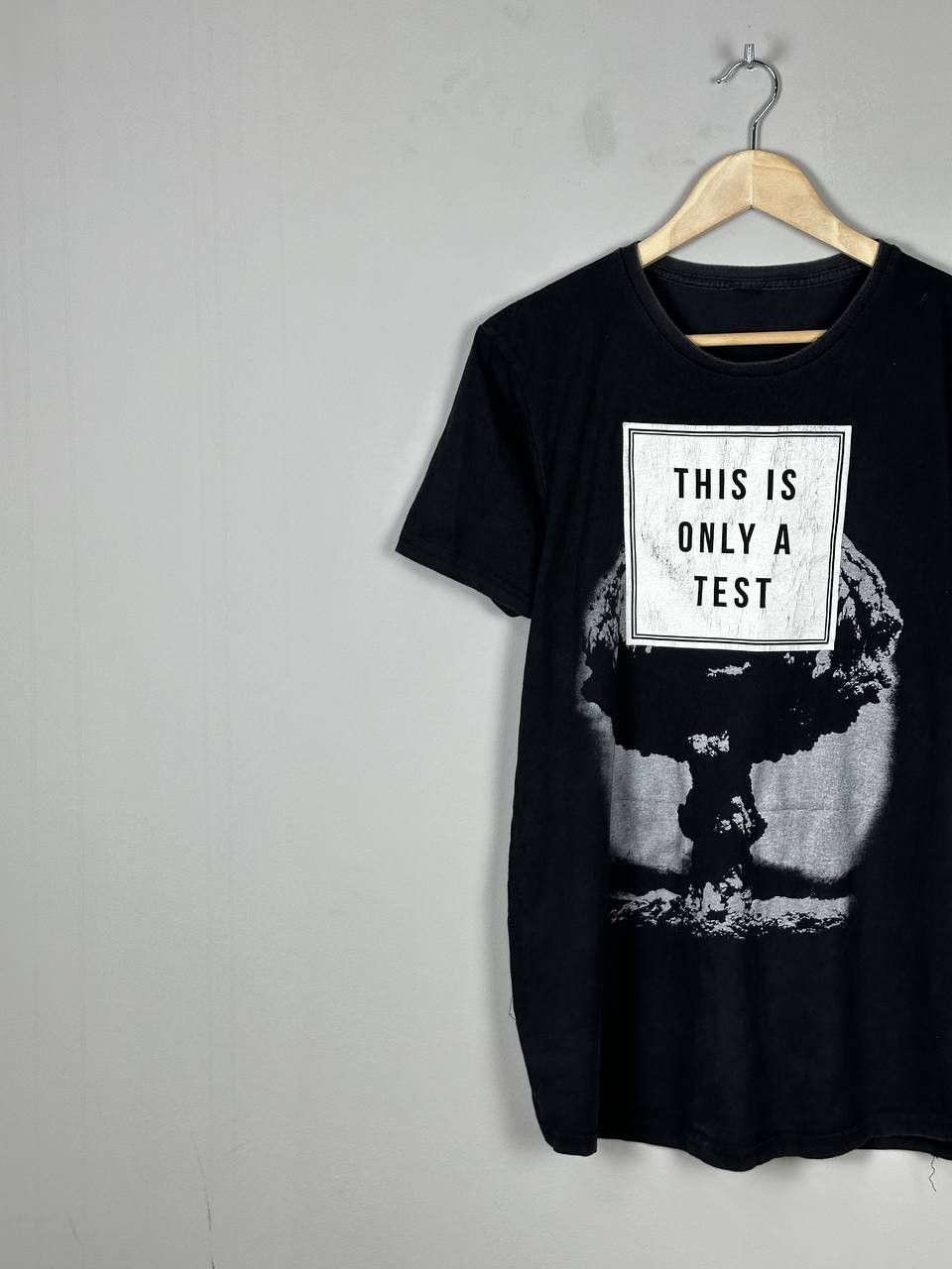 Vintage Vintage Nuclear Bomb Only A Test Printed T Shirt Size US M / EU 48-50 / 2 - 2 Thumbnail