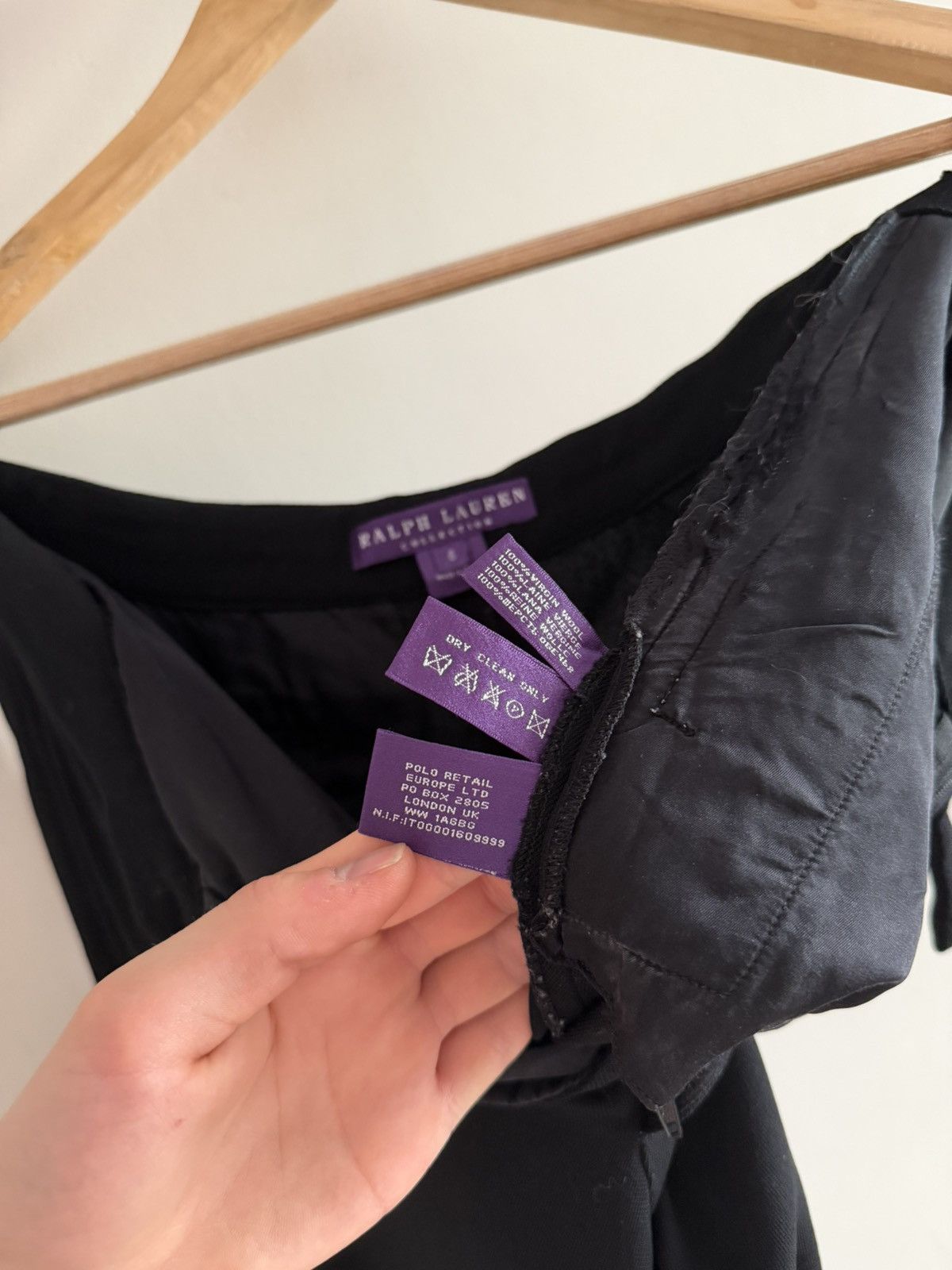 Ralph Lauren Purple Label Ralph Lauren Purple Label Black Wool Tapered Trousers Size 28" / US 6 / IT 42 - 5 Thumbnail