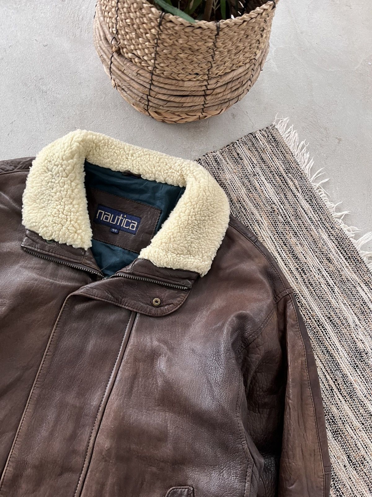 Genuine Leather Vintage Nautica Brown Faded Leather Bomber Jacket Fur Collar Size US L / EU 52-54 / 3 - 6 Thumbnail