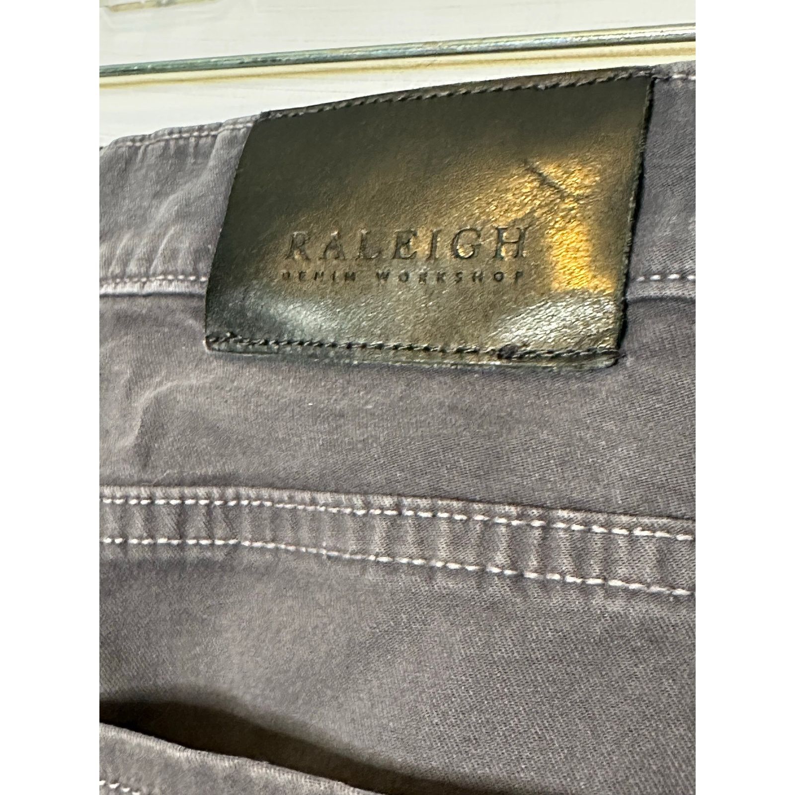 Raleigh Denim Raleigh Denim gray straight leg jeans size 31 Size 31" - 3 Thumbnail