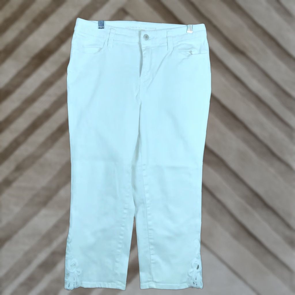 Vintage VINTAGE Chico's Womens Jeans White Mid Rise Girlfriend Slim Lace Leg Capri Stretch 0 S Jeans Womens White Mid Rise Capri Stretch Girl? Size 29" - 1 Thumbnail