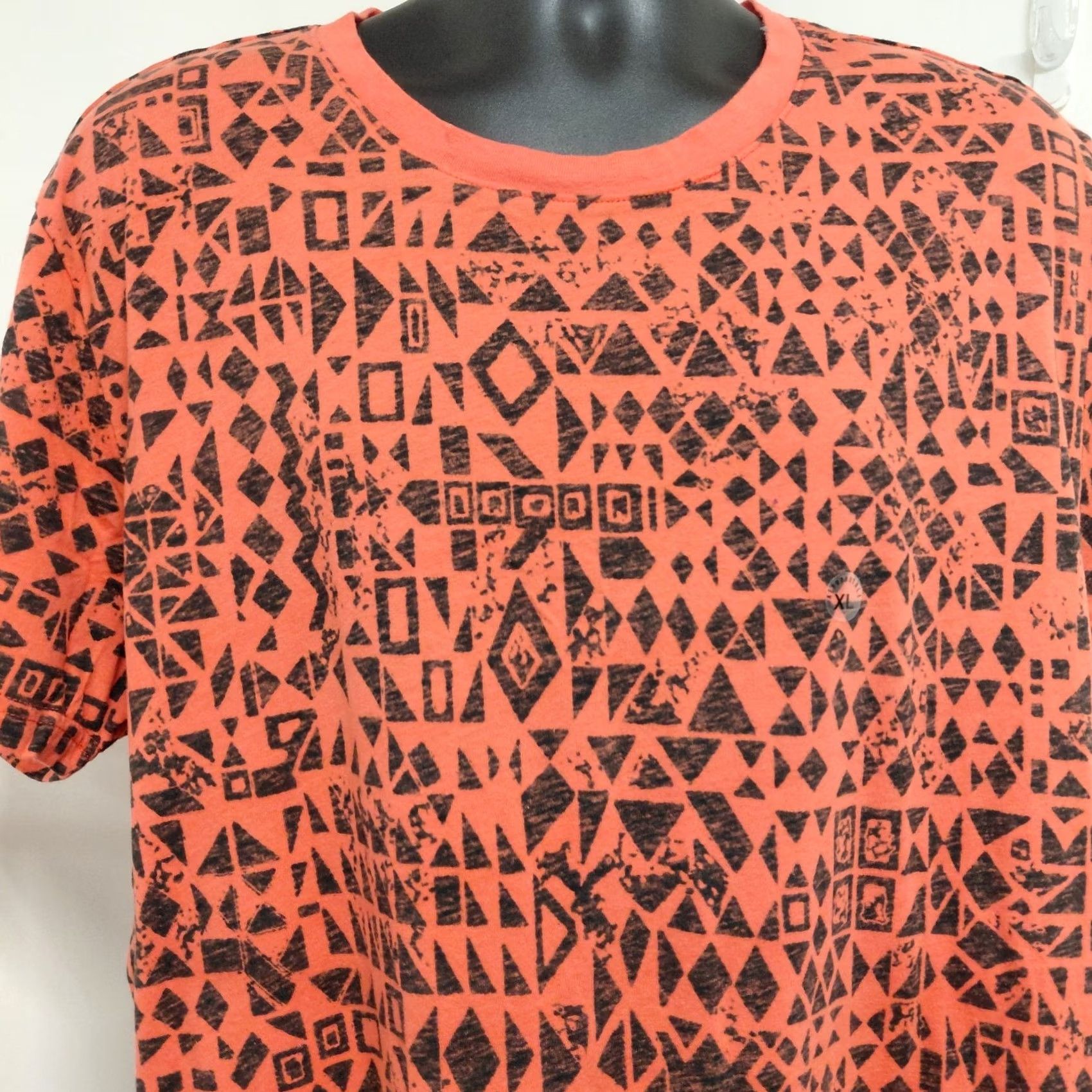 Aeropostale Aeropostale T-Shirt Mens XL Orange/Black Geometric All Over Design Y2K Shirt Regular crew neck Size US XL / EU 56 / 4 - 4 Thumbnail