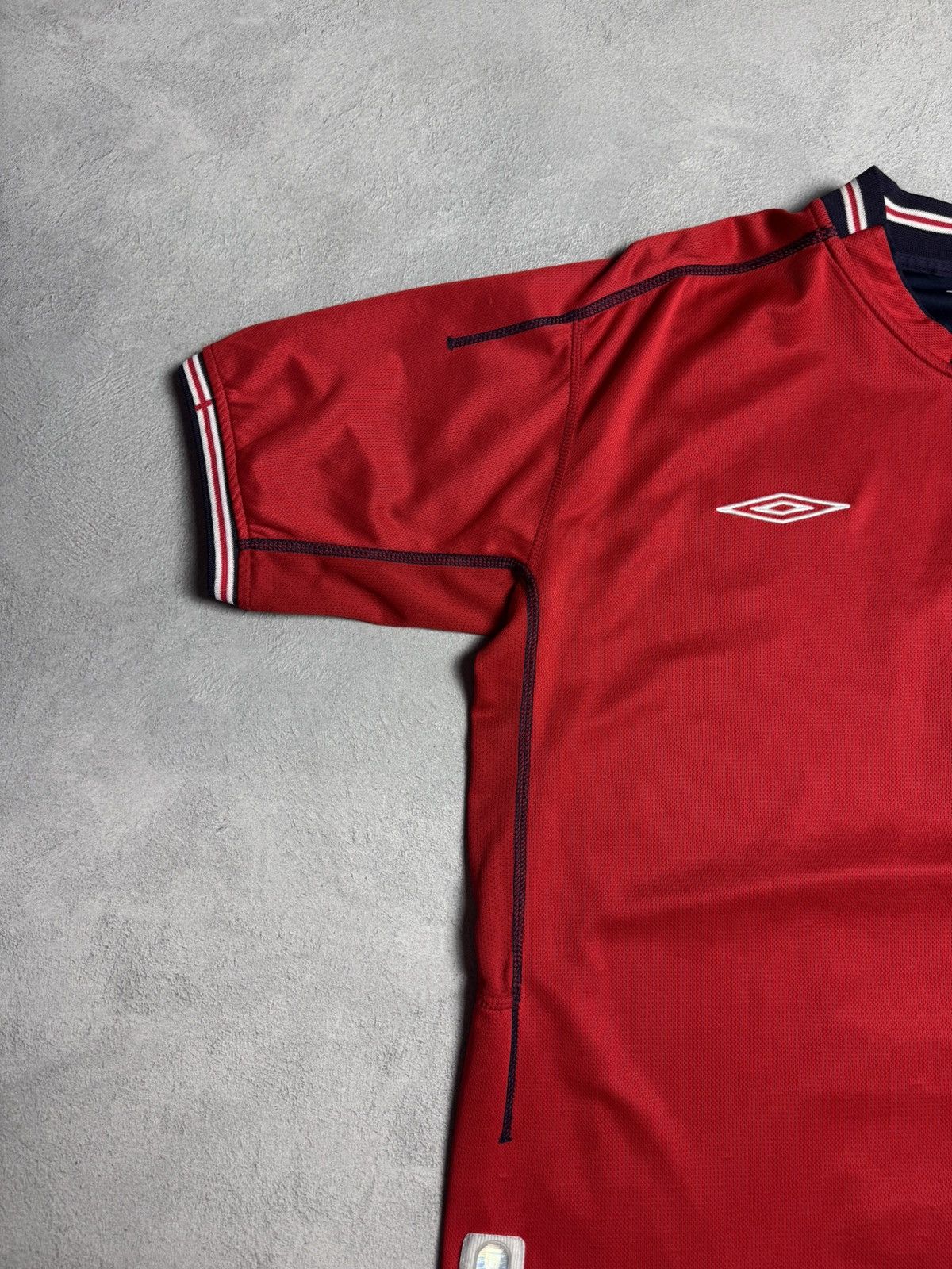 Umbro England 2002 2004 Away Shirt Soccer Jersey Reversible Umbro Size US XL / EU 56 / 4 - 7 Thumbnail