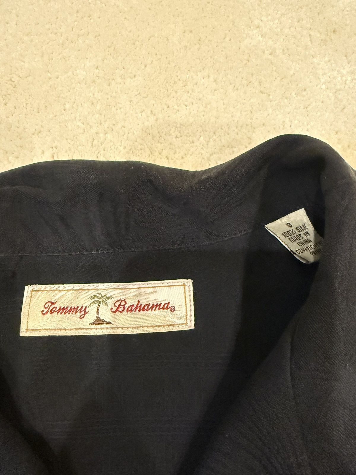 Tommy Bahama Tommy Bahama Black Silk Button-Up Shirt Size US S / EU 44-46 / 1 - 4 Thumbnail