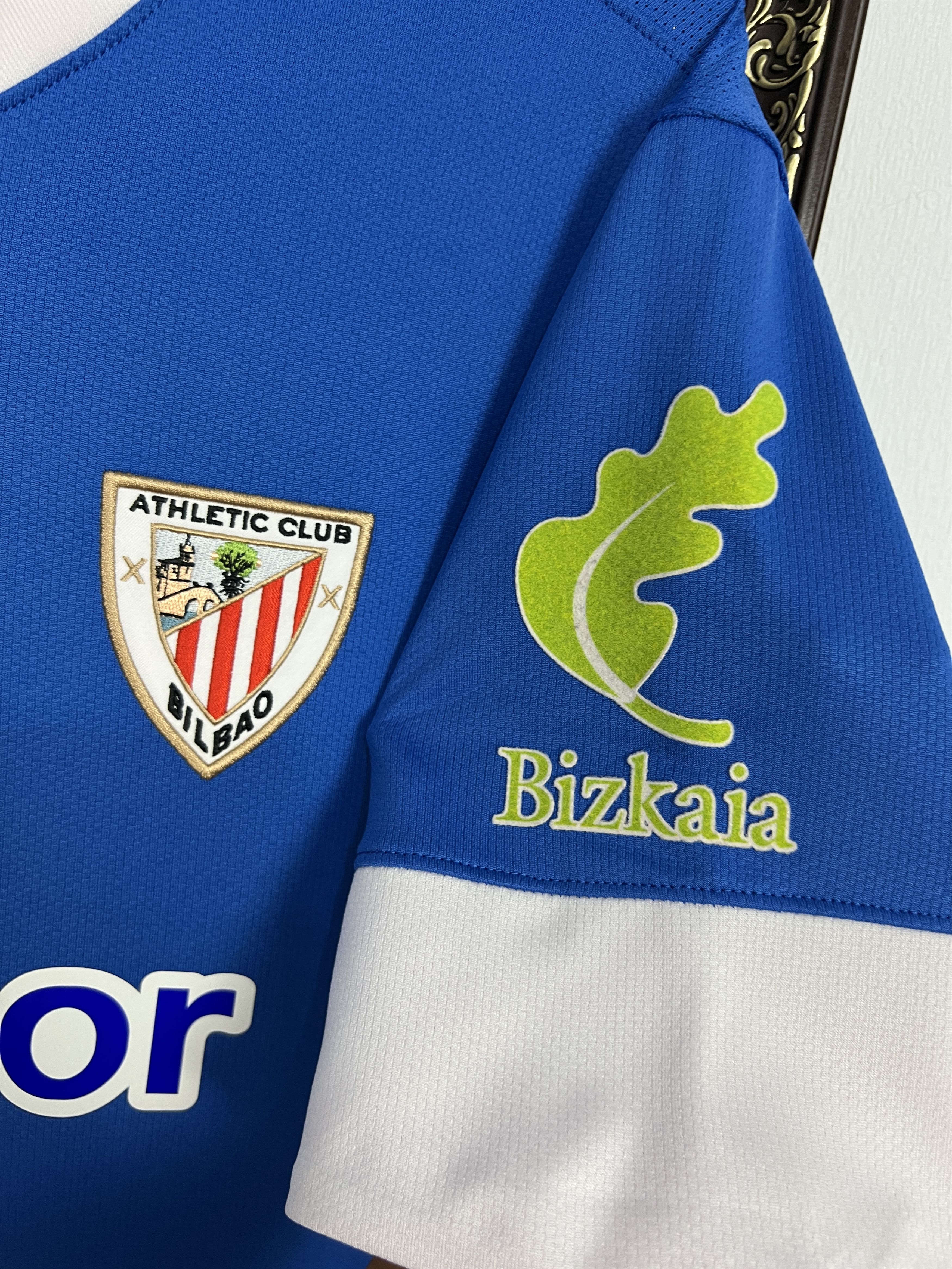 Nike Athletic Bilbao 2013 Nike Away Football Shirt Soccer Mens Size US L / EU 52-54 / 3 - 4 Thumbnail
