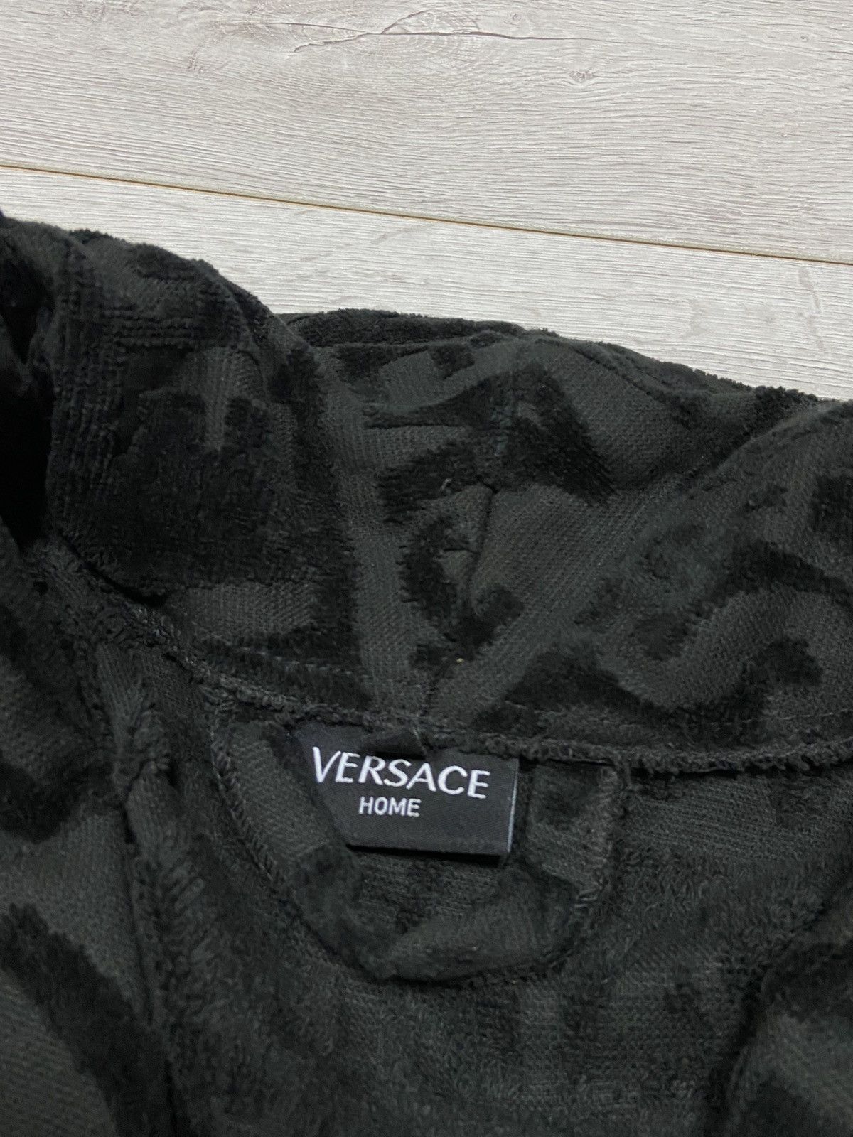 Versace Versace Home monogram Bathrobe patterns gold medusa coat Size US XL / EU 56 / 4 - 5 Thumbnail