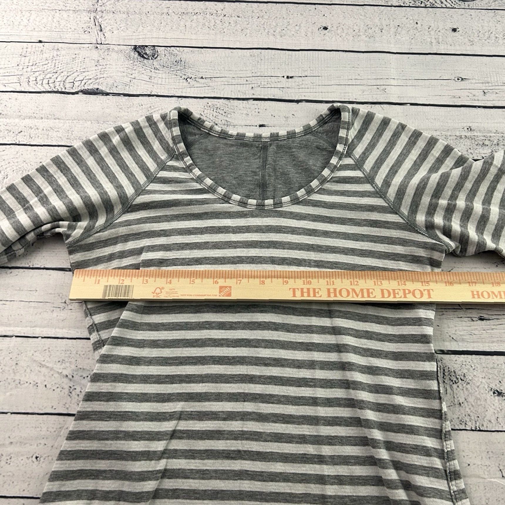 Lululemon VINTAGE Lululemon Reversible Long Sleeve Striped Casual T Shirt Top Women's 4 Gray Size S / US 4 / IT 40 - 3 Thumbnail