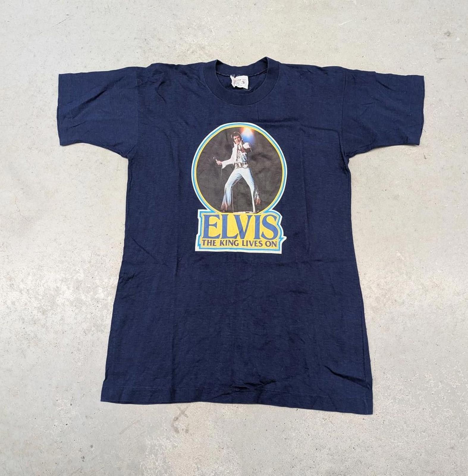 Vintage Vintage 1977 Elvis The King Lives On Memorial T-shirt Size US M / EU 48-50 / 2 - 1 Thumbnail