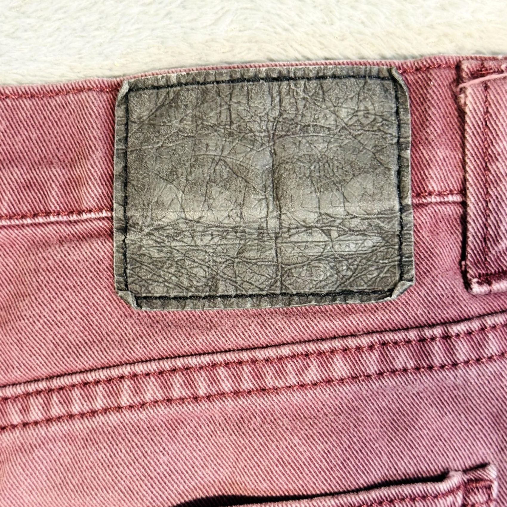Levi's Levi's 501 Jeans Mens 36x32 Red Medium Wash Straight Denim Button Fly Classic Fit Size US 36 / EU 52 - 7 Thumbnail
