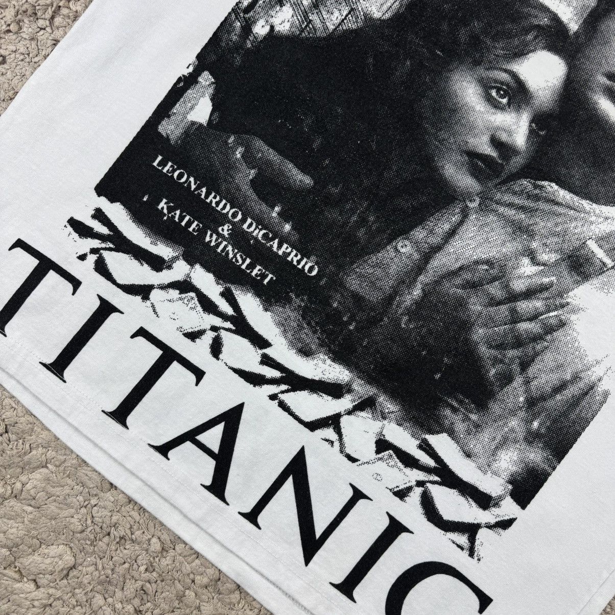Vintage Vintage Bootleg Titanic Graphic Poster T-shirt Size US M / EU 48-50 / 2 - 7 Thumbnail