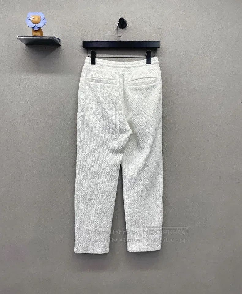Louis Vuitton Louis Vuitton size xs Dark full print white pants Size US 28 / EU 44 - 3 Thumbnail