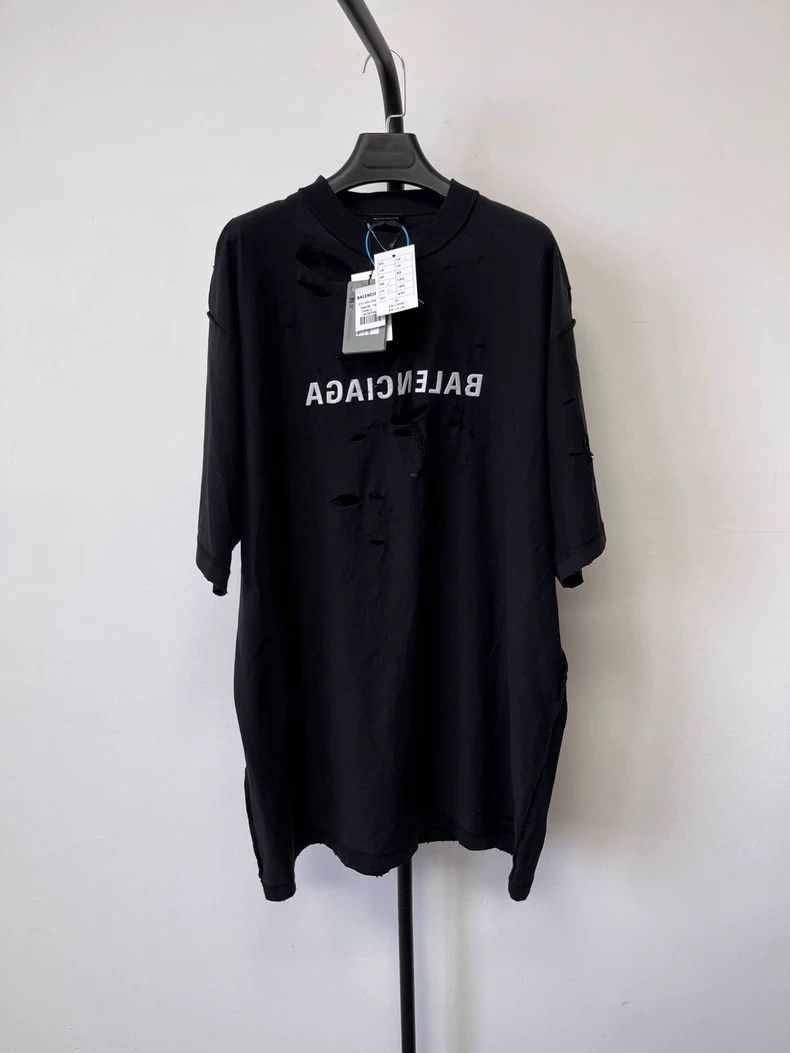 Balenciaga size 2 Monogrammed crewneck short sleeve T-shirt