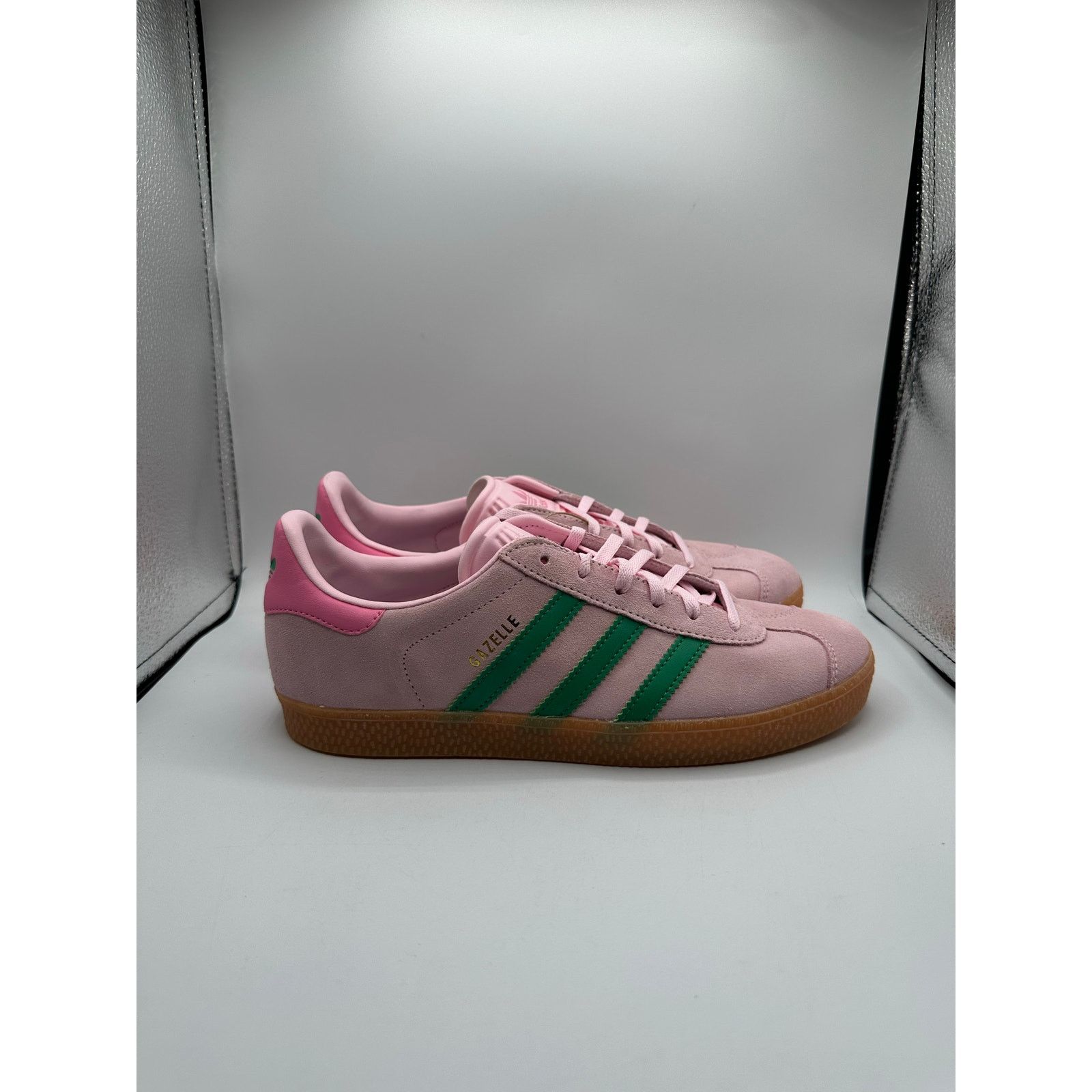 Adidas Adidas Gazelle J “Clear Pink Court Green” size 7y Size US 7 / IT 37 - 3 Thumbnail