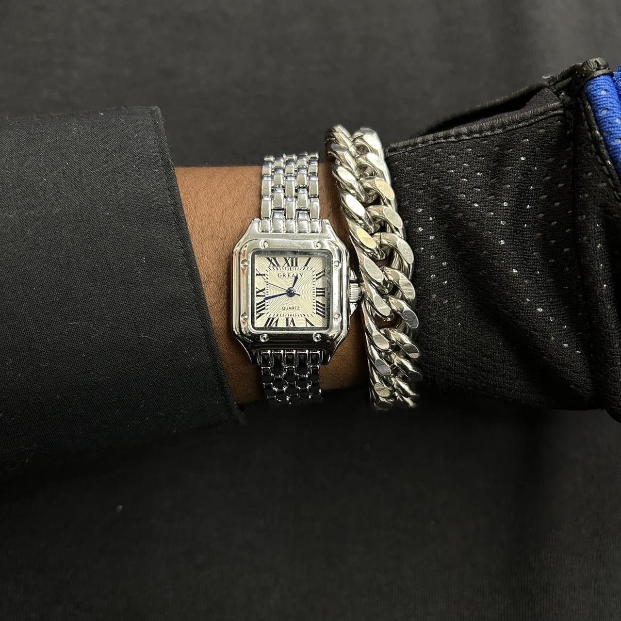 Vintage Vintage 2000s Style Silver Rectangular Quartz Luxury Watch Size ONE SIZE - 1 Thumbnail